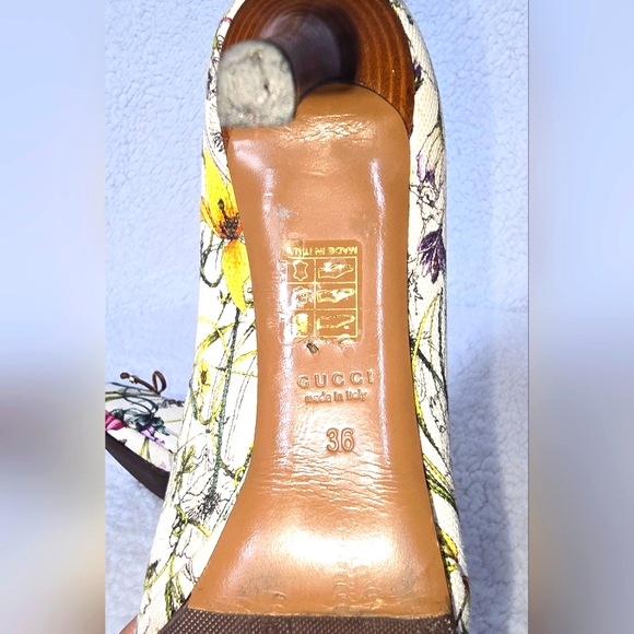 Gucci Canvas Flora White Multicolor Peep Toe Pumps - Picture 7 of 12